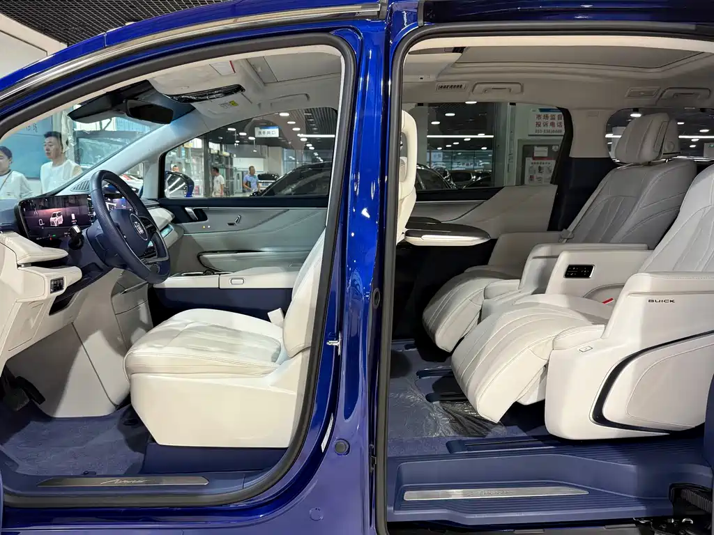 Buick GL8 Hybrid — миниатюра 8