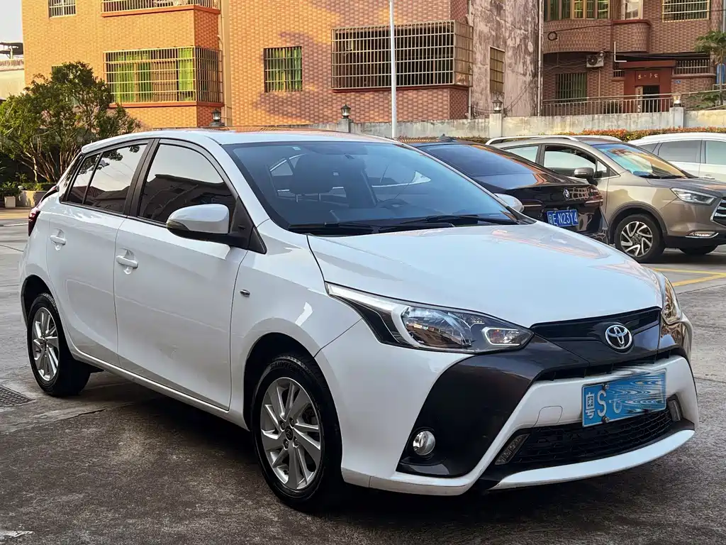 Toyota Yaris L — миниатюра 3