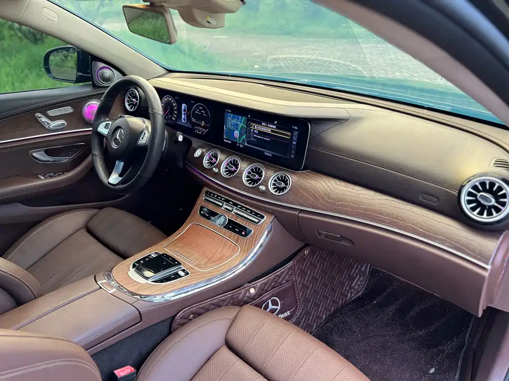 Mercedes-Benz E-Class — миниатюра 12