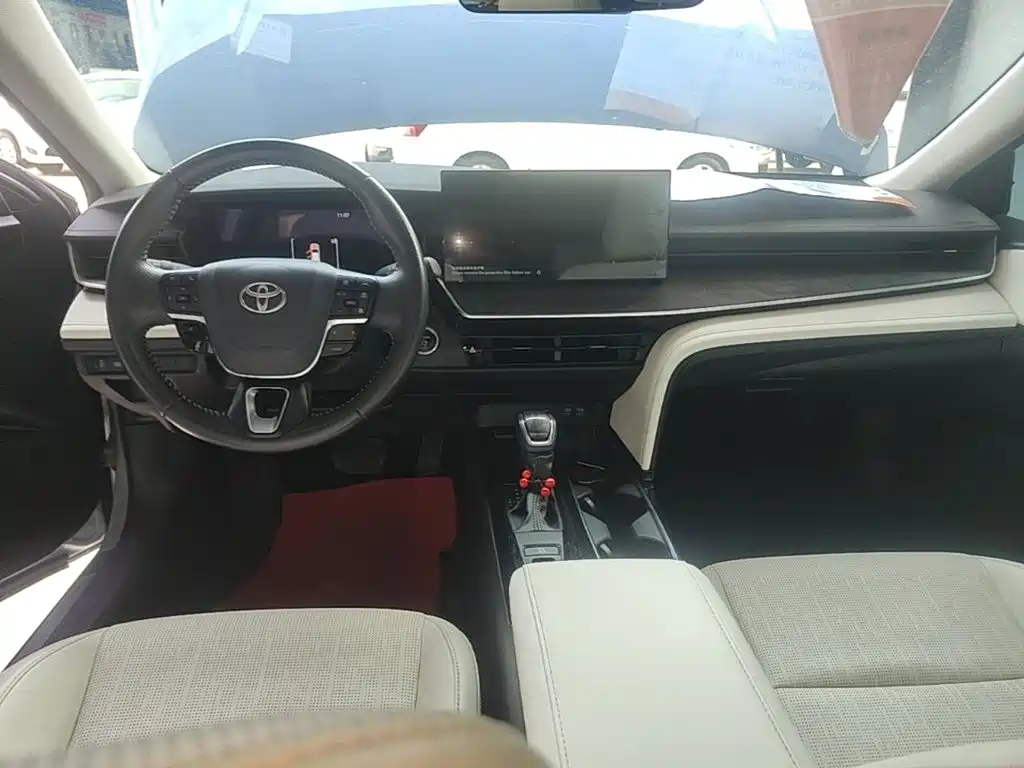 Toyota Camry — миниатюра 10