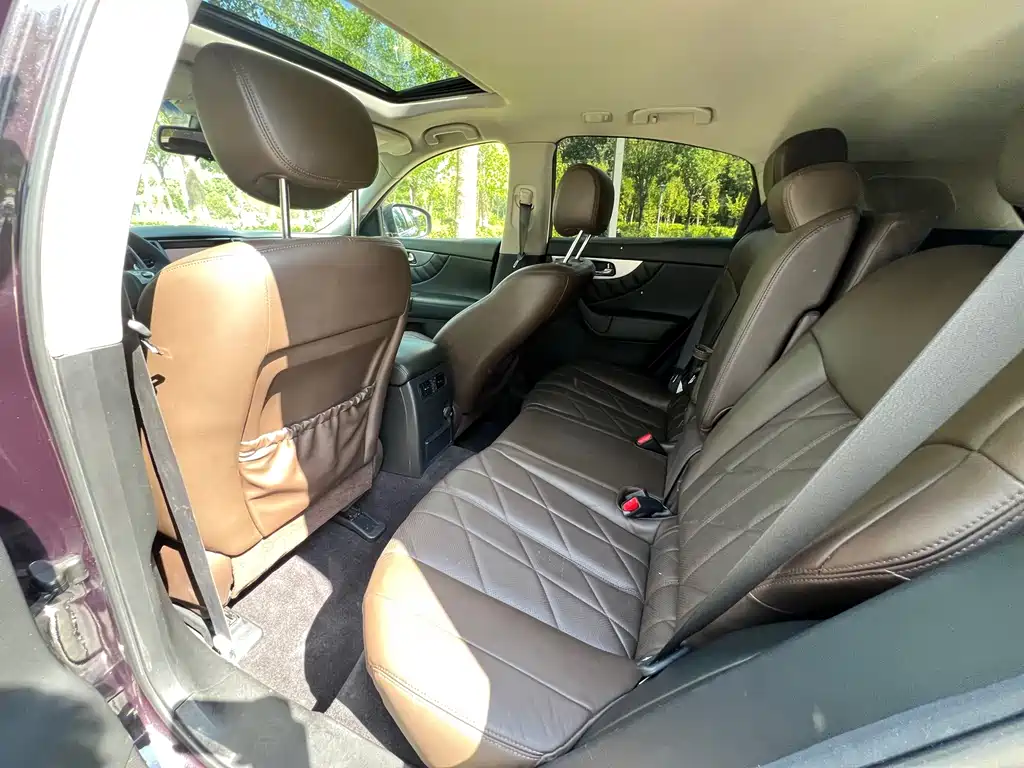 Infiniti FX — миниатюра 8