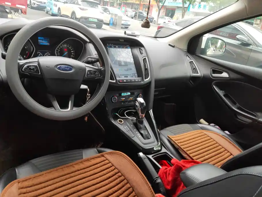 Ford Focus — миниатюра 12