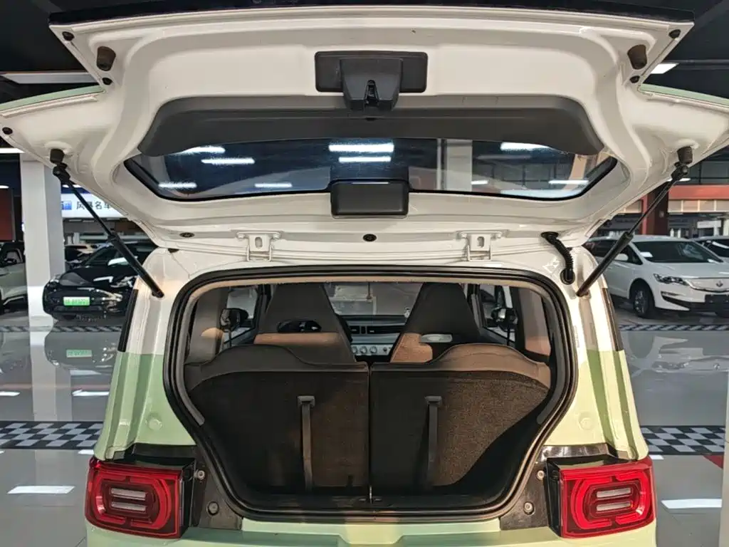 Wuling MINIEV — миниатюра 19