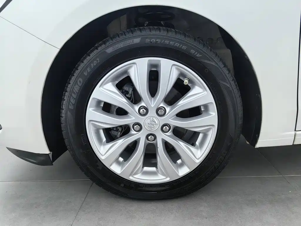 Buick Excelle — миниатюра 17