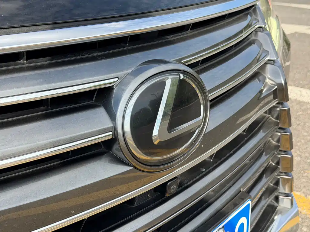 Lexus LX — миниатюра 8