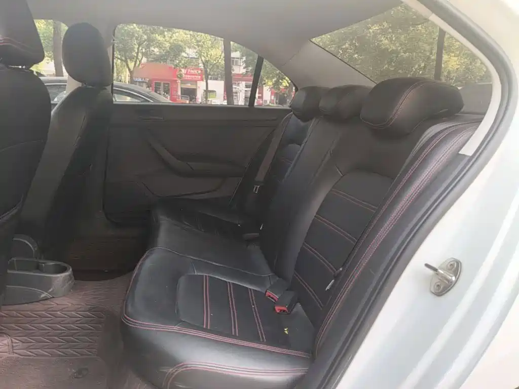 Volkswagen Santana — миниатюра 17