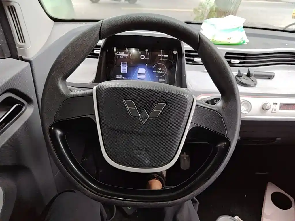 Wuling MINIEV — миниатюра 11