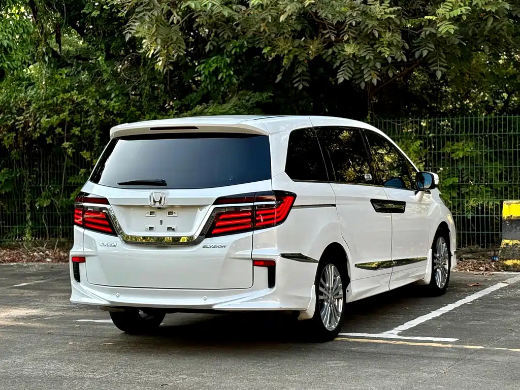 Honda Elysion — миниатюра 23
