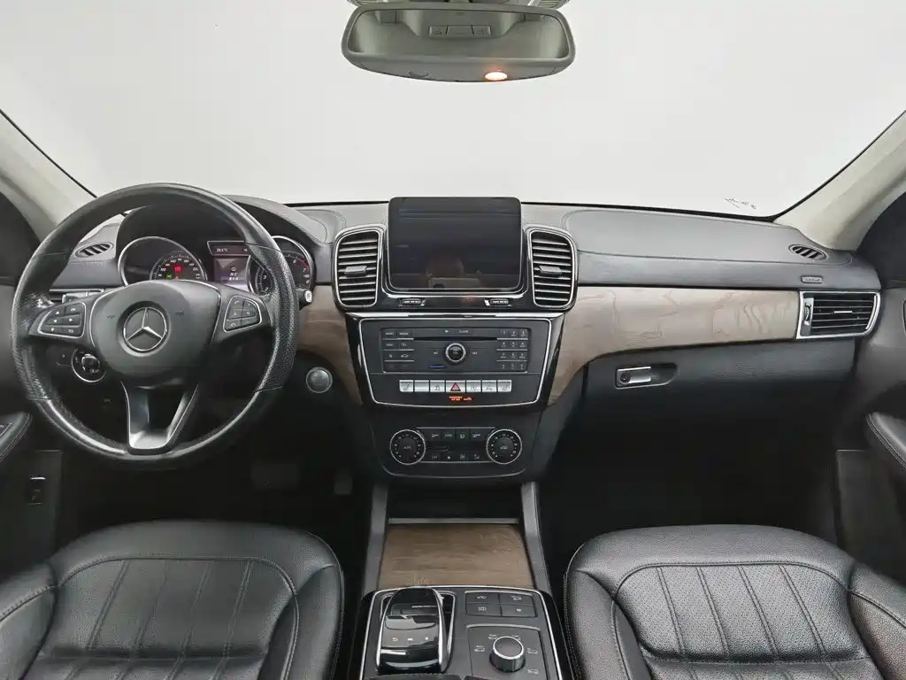 Mercedes-Benz GLE (Import) — миниатюра 5