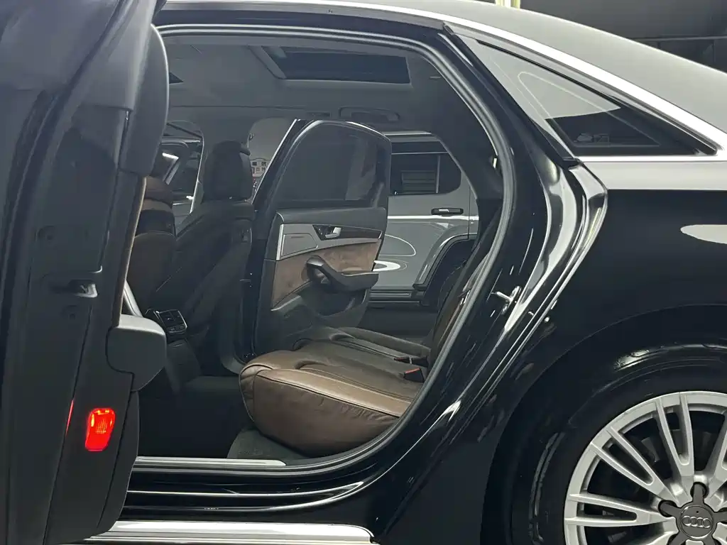 Audi A8 — миниатюра 13