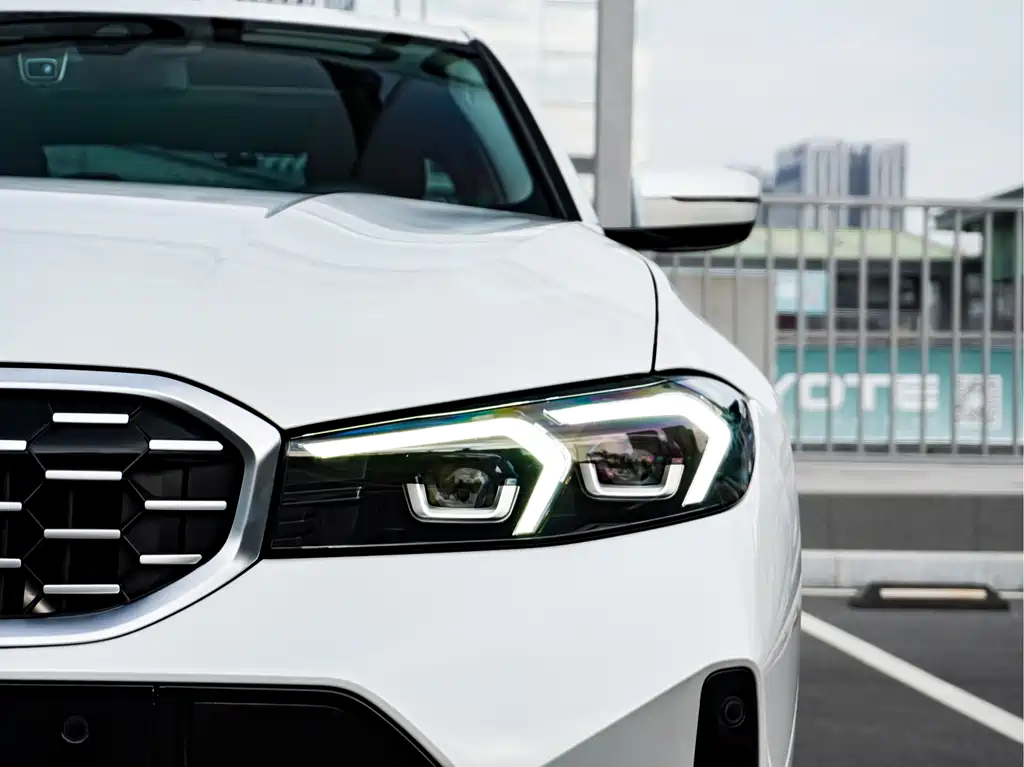 BMW 3 Series — миниатюра 3