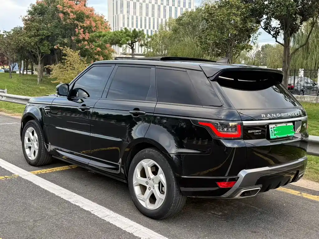 Land Rover Sport PHEV — миниатюра 7