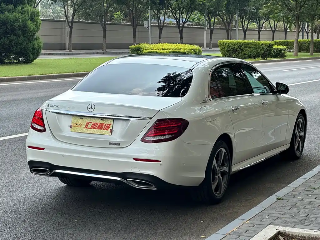 MERCEDES-BENZ  E CLASS