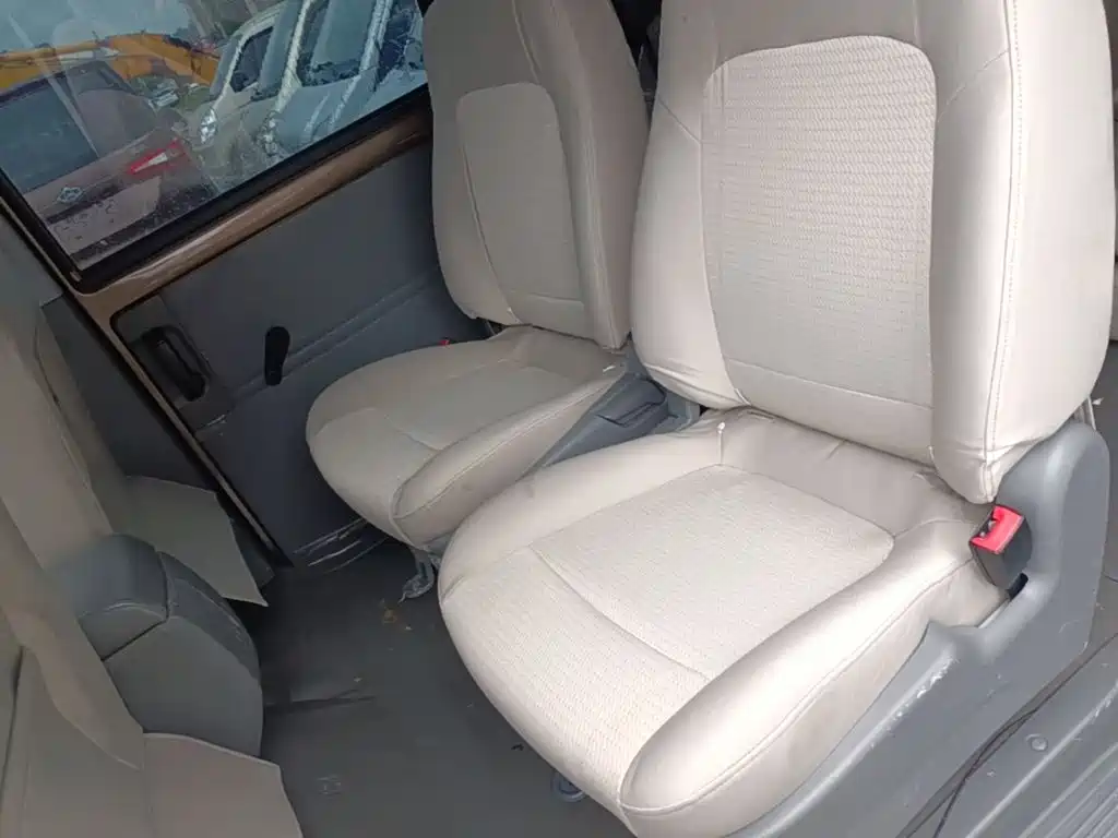 Wuling Zhengcheng Classic — миниатюра 17
