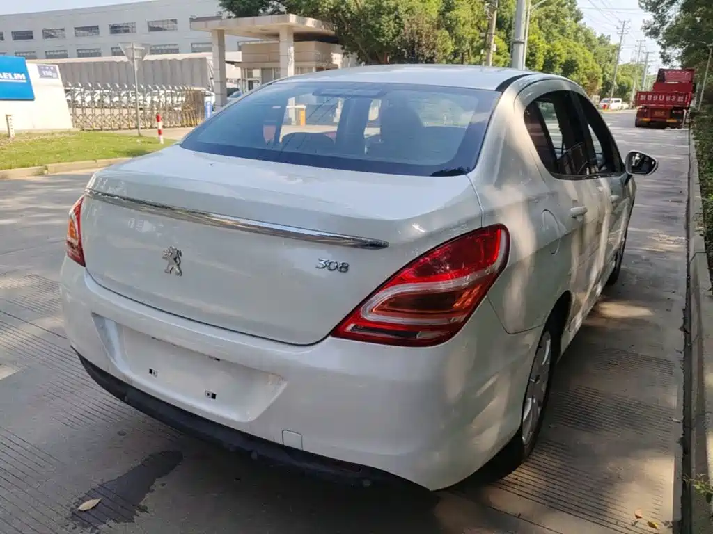 Peugeot 308 — миниатюра 7