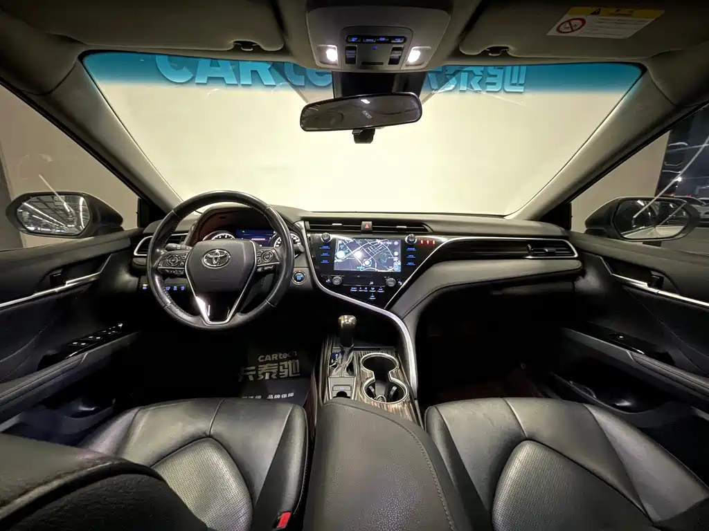 Toyota Camry — миниатюра 26