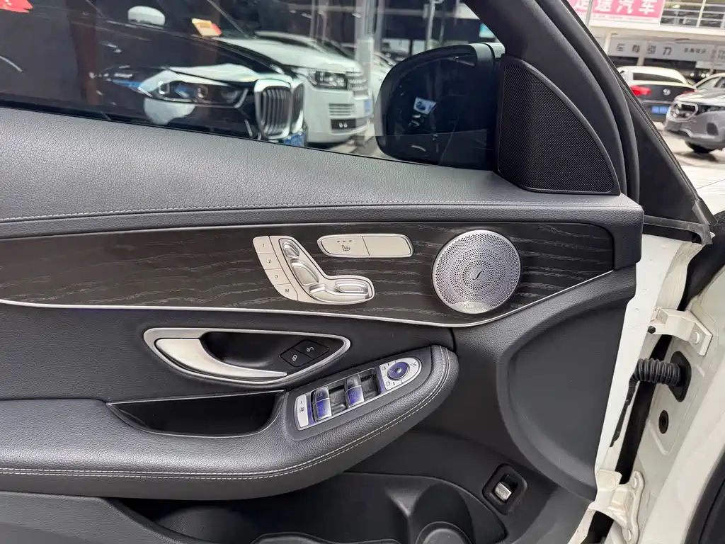 Mercedes-Benz C-Class — миниатюра 10