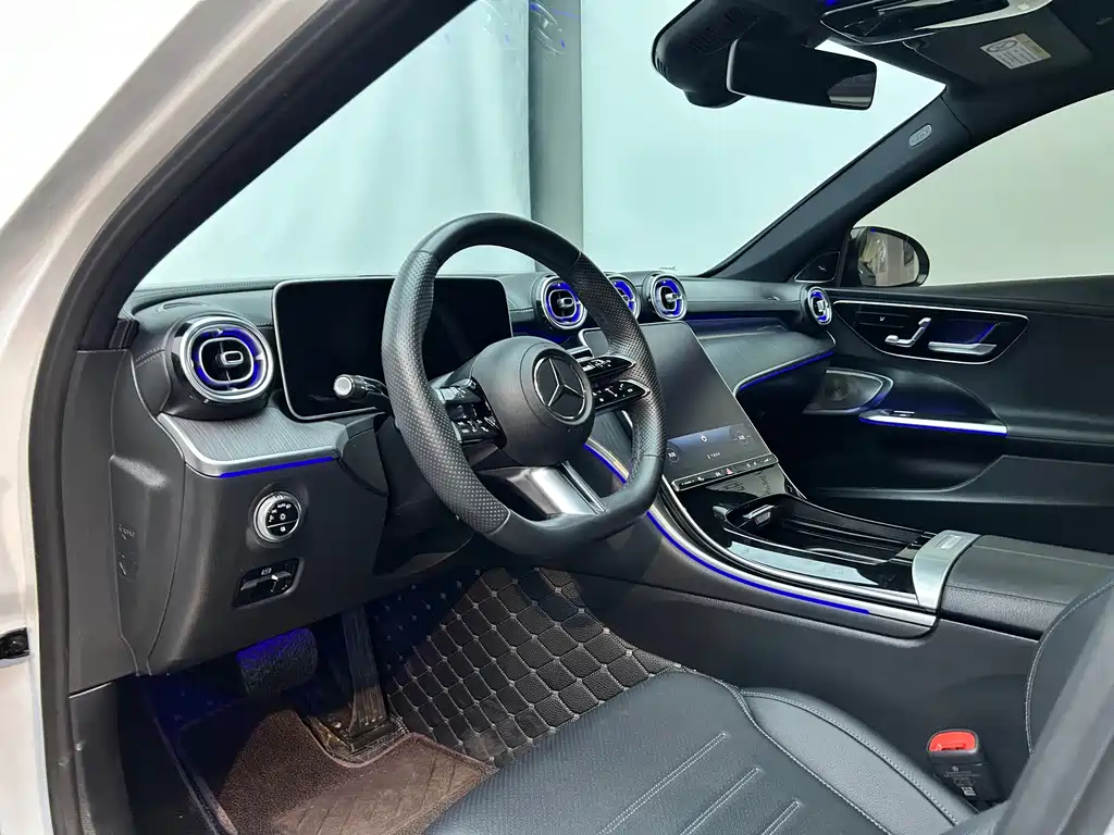 Mercedes-Benz C-Class — миниатюра 10