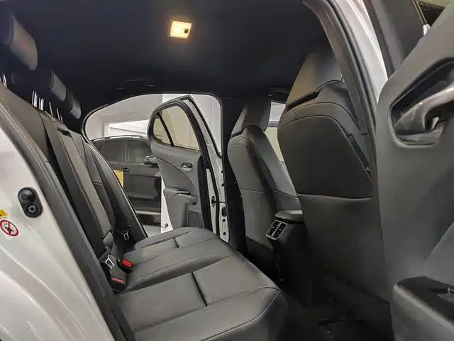 Lexus UX — миниатюра 9