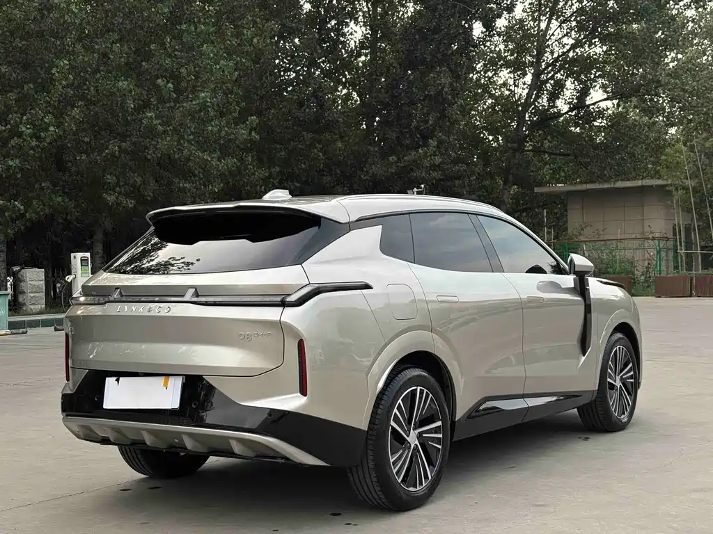 Lynk & Co 08 EM-P 2025 245km Halo