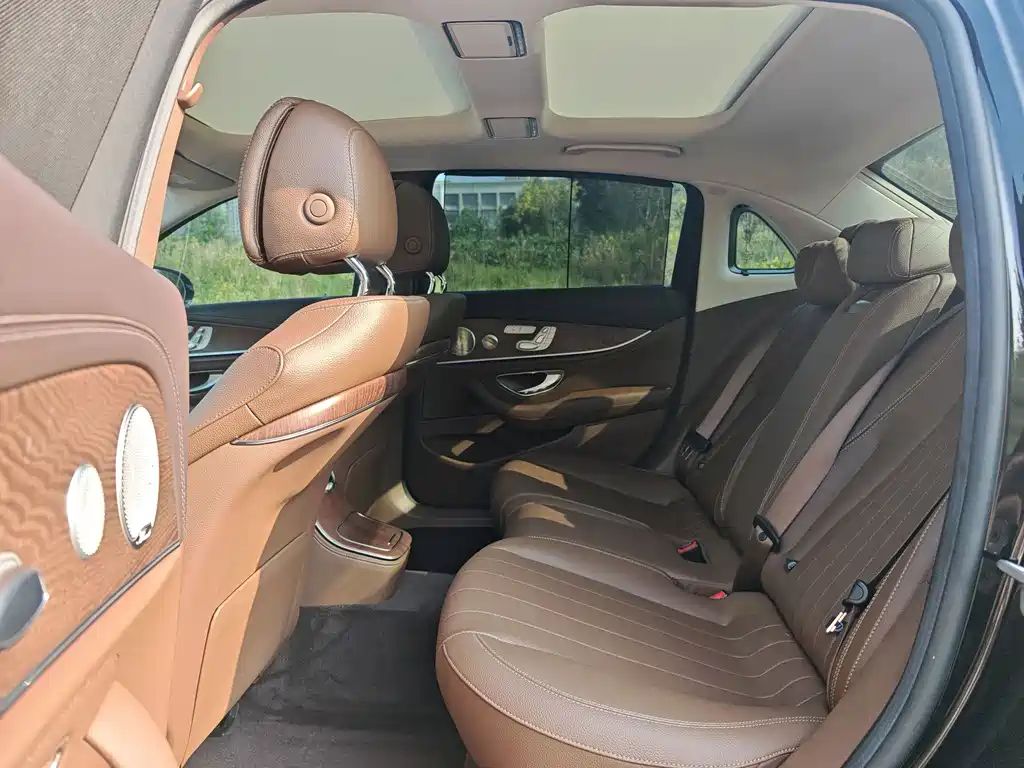 Mercedes-Benz E-Class — миниатюра 22