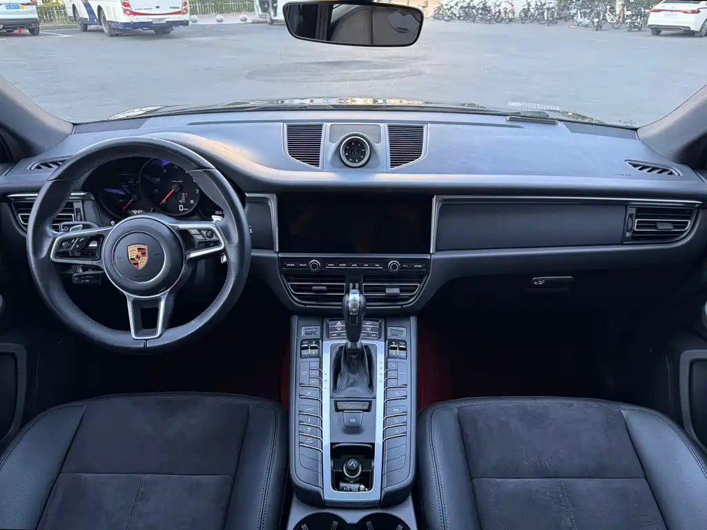 Porsche Macan — миниатюра 6