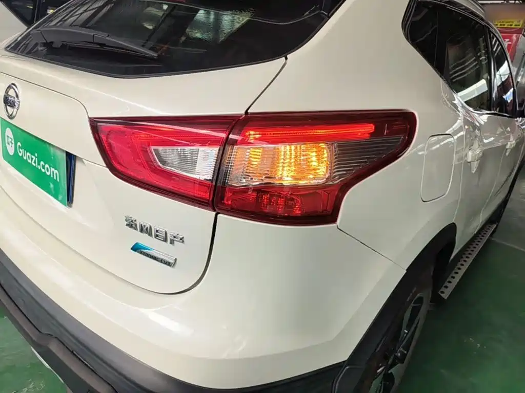 Nissan Qashqai — миниатюра 8
