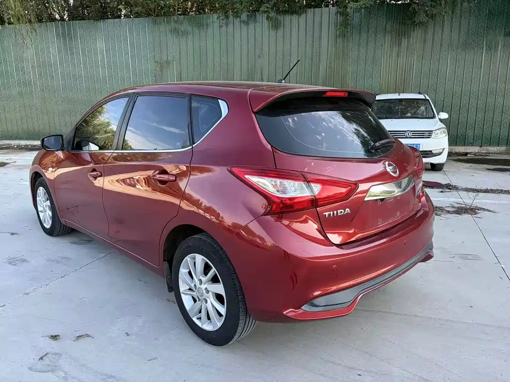 Nissan Tiida — миниатюра 5