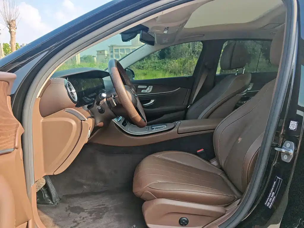 Mercedes-Benz E-Class — миниатюра 20