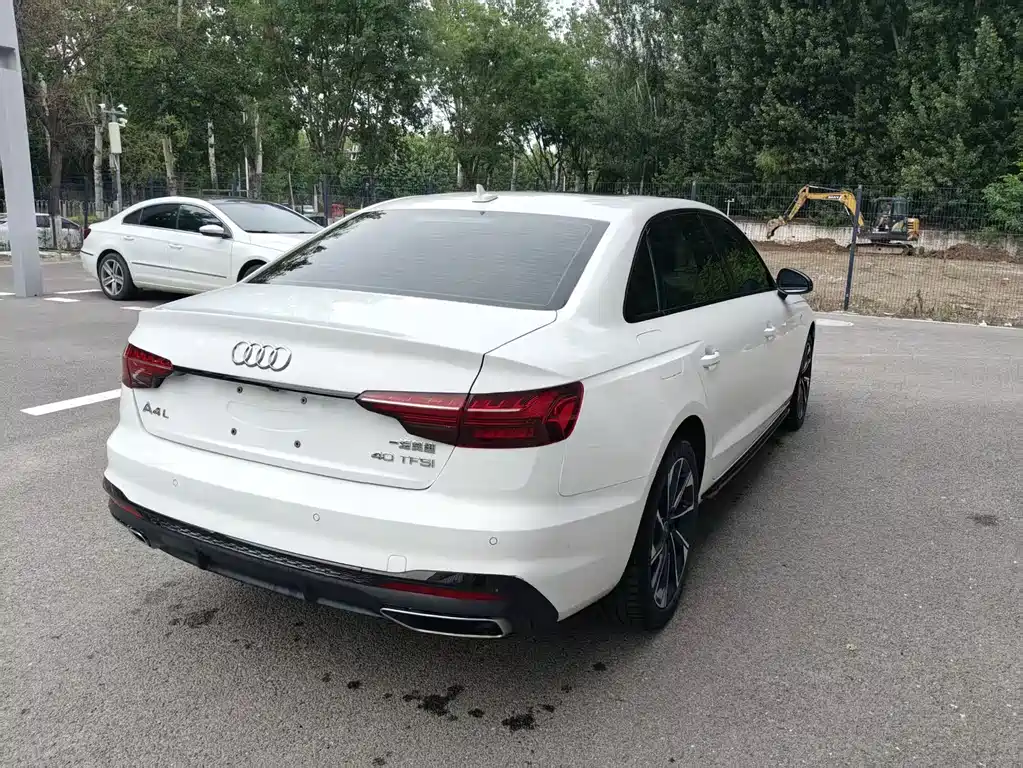 Audi A4L 2023 40 TFSI Luxury