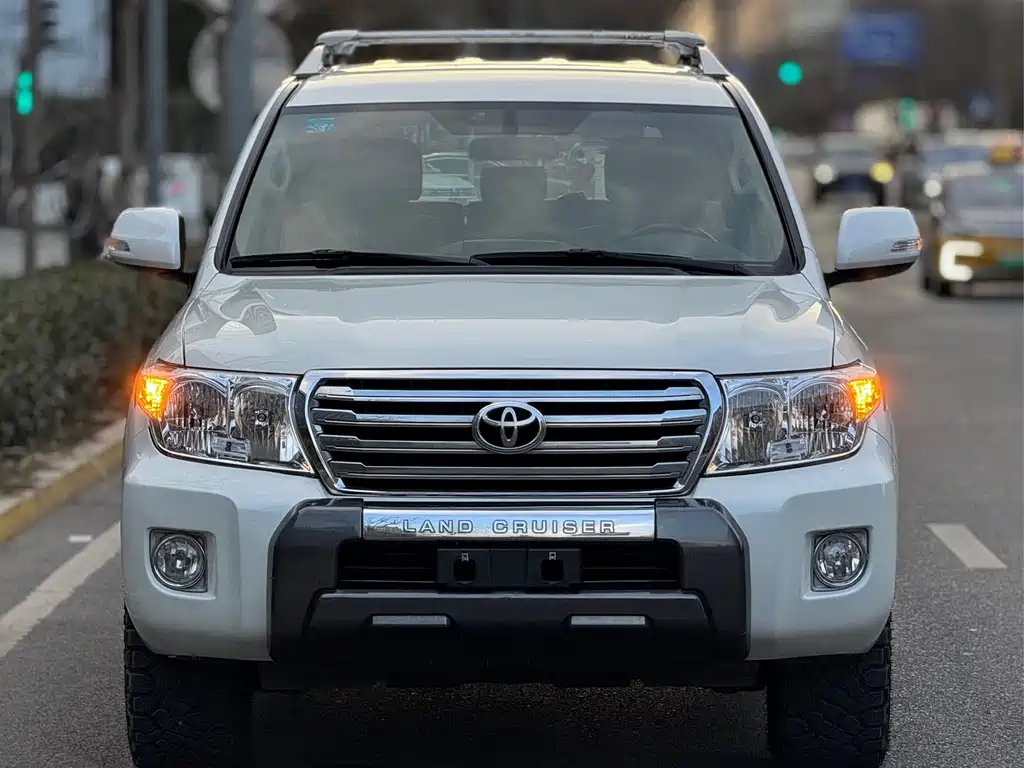 Toyota Land Cruiser 4.0L V6 Middle East Base Edition, фото 2