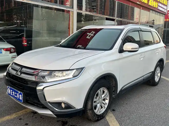 MITSUBISHI OUTLANDER 2018