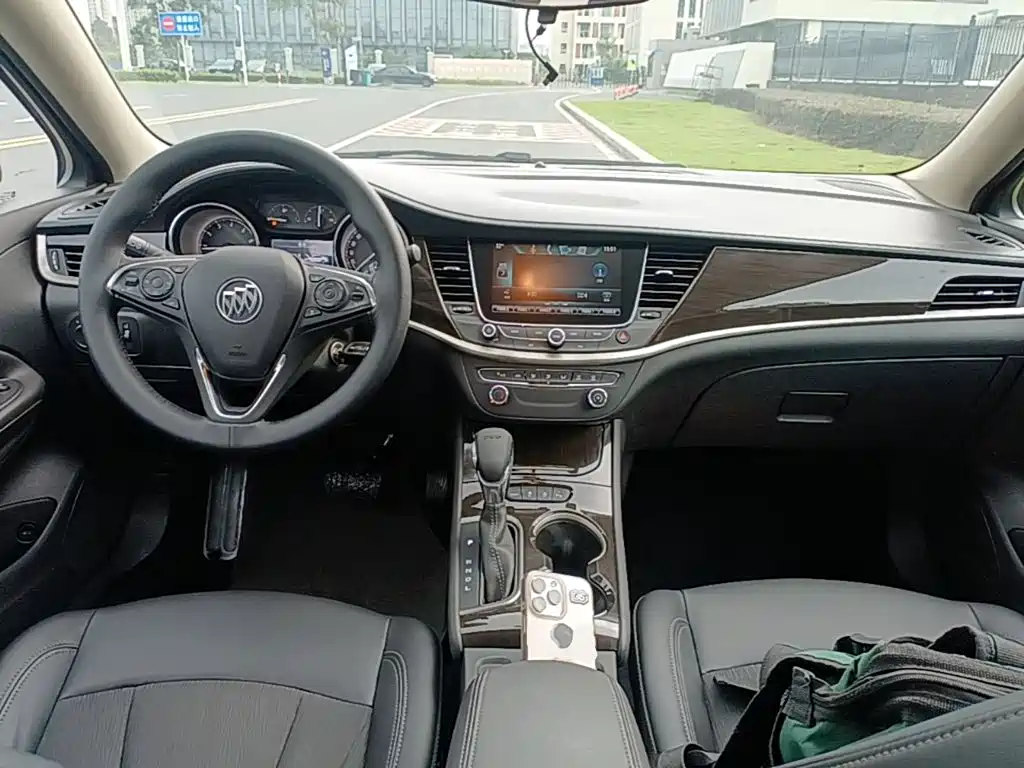 Buick Verano — миниатюра 10