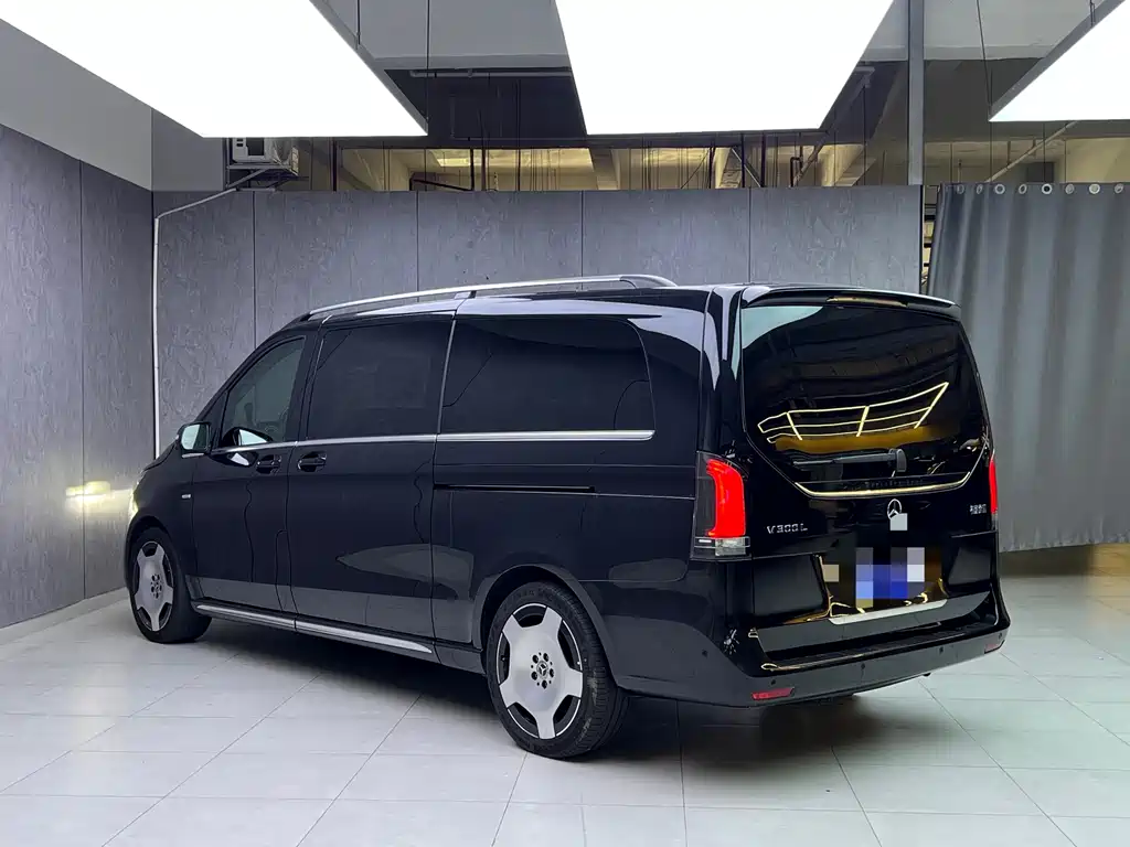 Mercedes-Benz V-Class V 2024 V 300 L Luxury