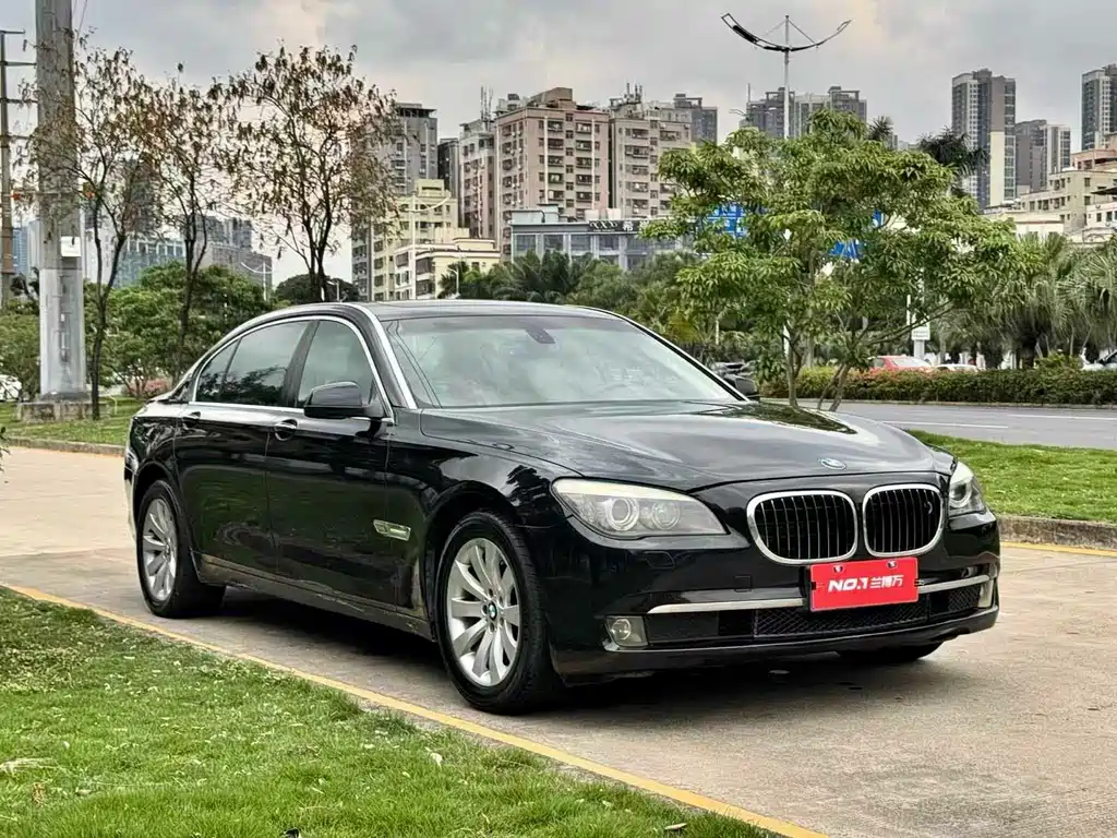 BMW 7 Series — миниатюра 2