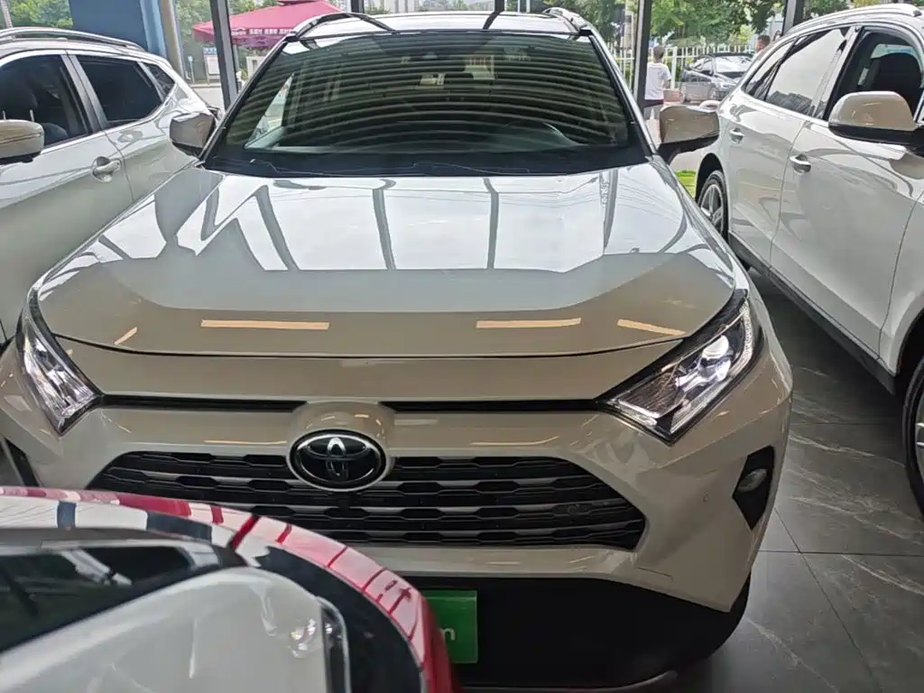 Toyota RAV4 — миниатюра 3