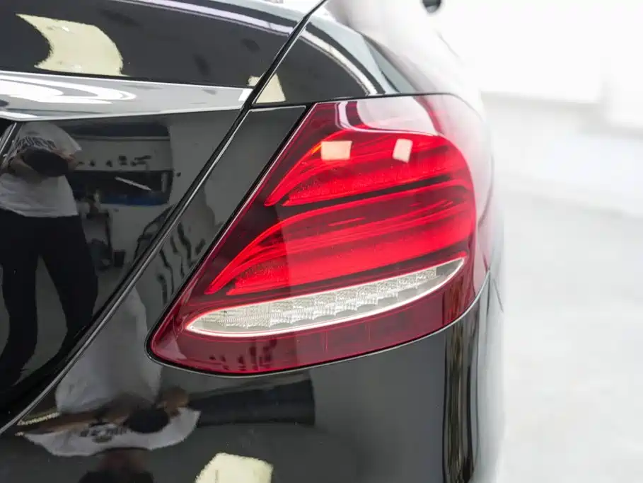 Mercedes-Benz E-Class — миниатюра 14