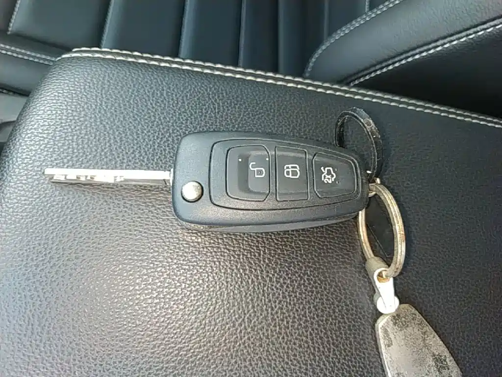 Ford Kuga — миниатюра 9