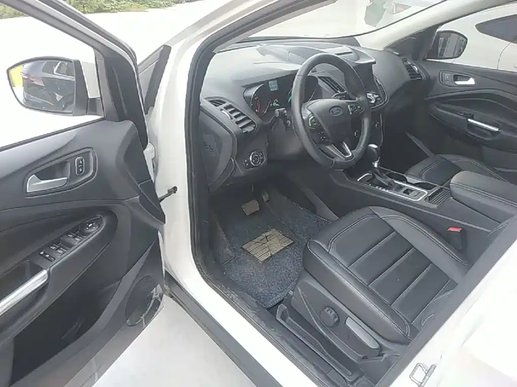 Ford Kuga — миниатюра 16