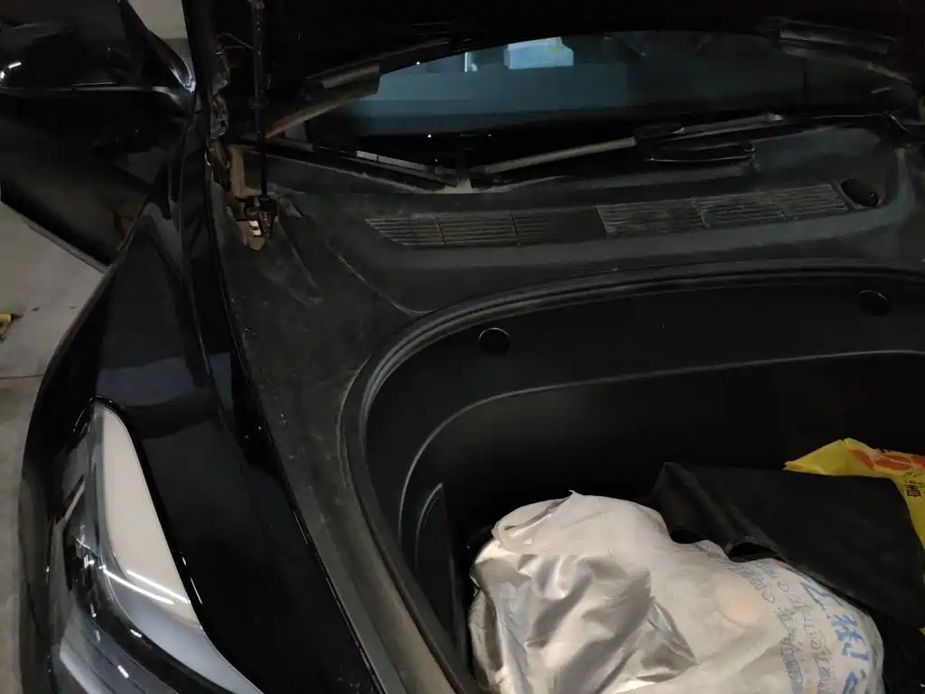 Tesla Model 3 — миниатюра 20