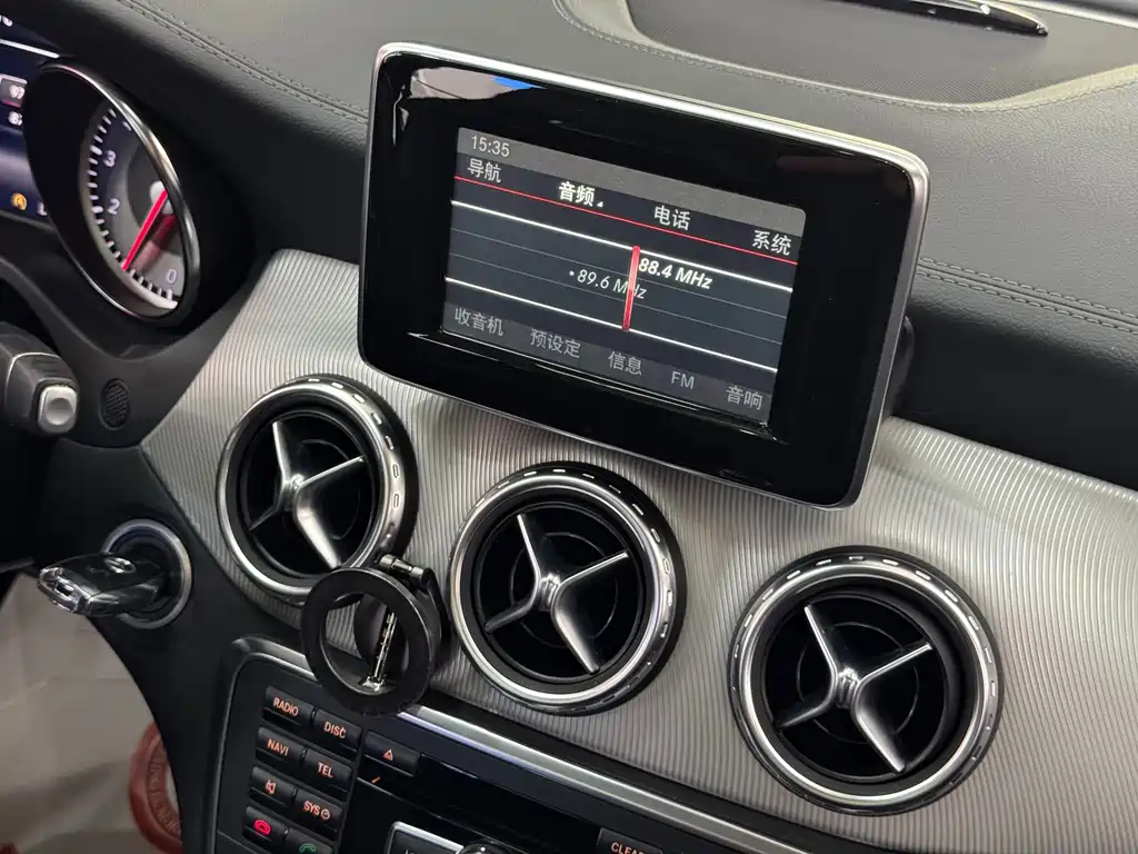 Mercedes-Benz GLA — миниатюра 16