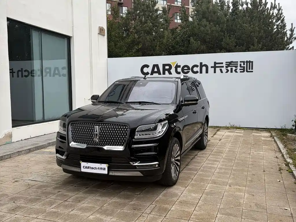Lincoln Navigator