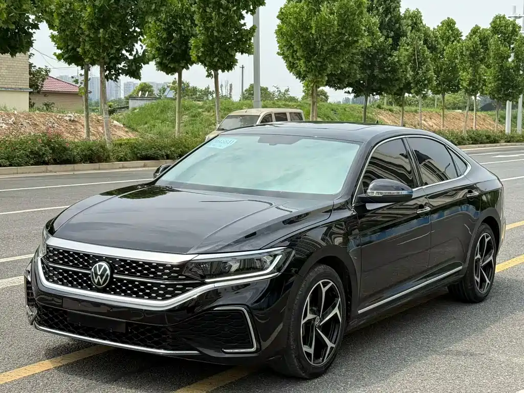 Volkswagen Passat 2023