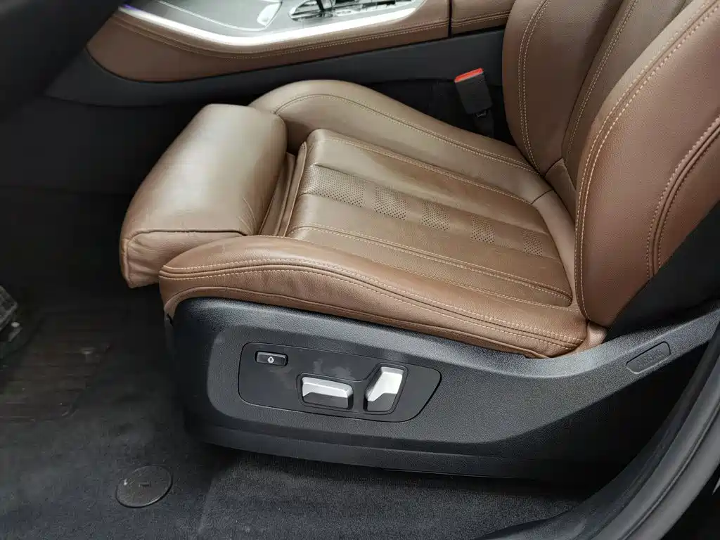 BMW X5 (Import) — миниатюра 20