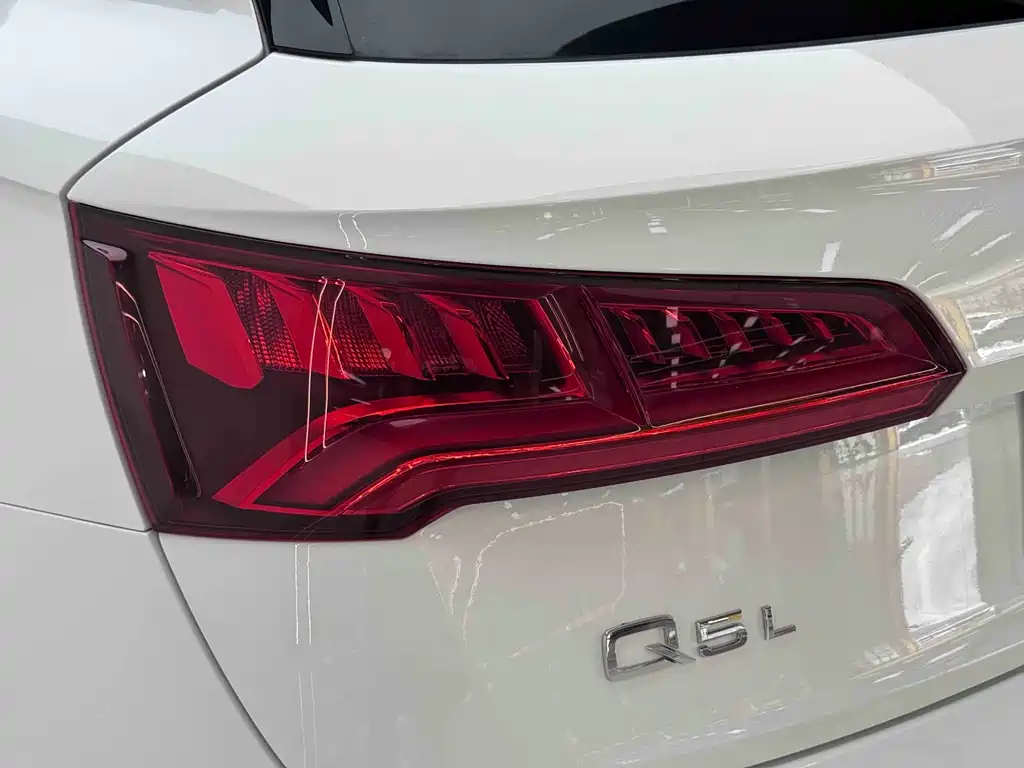 Audi Q5L — миниатюра 14