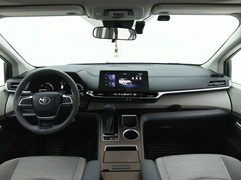 Toyota Sienna — миниатюра 13