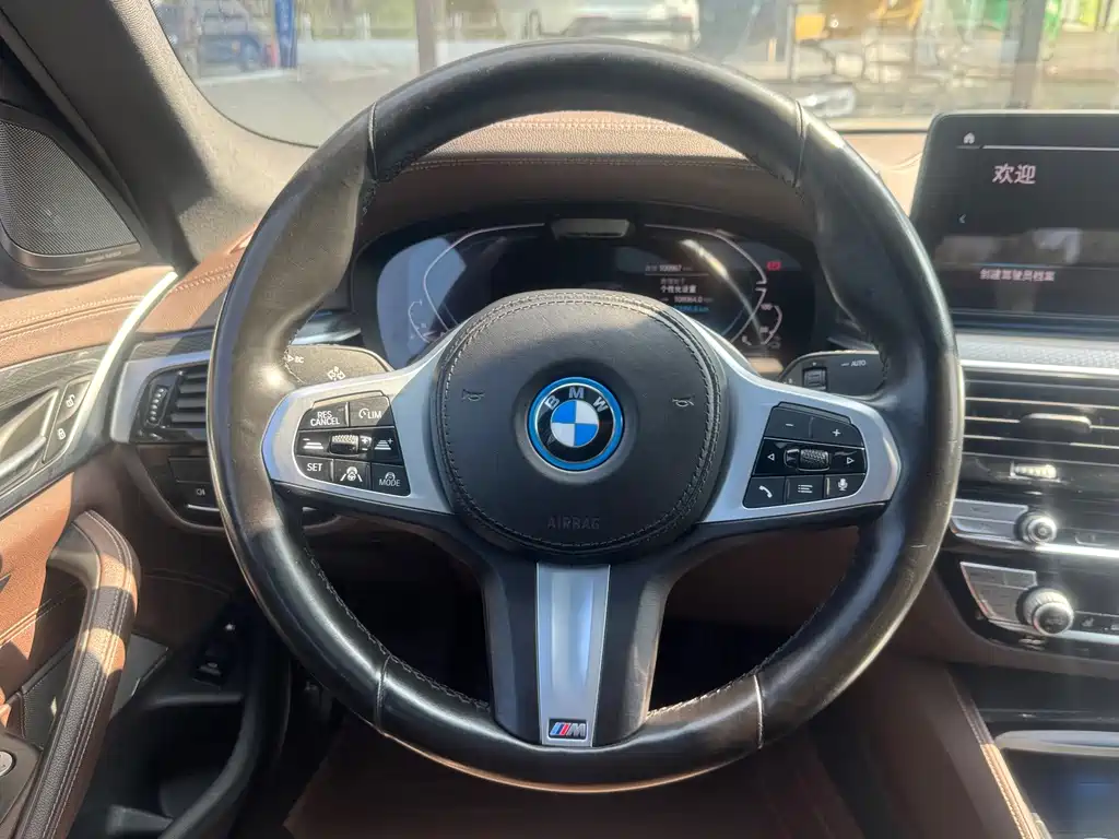 BMW 5 Series New Energy — миниатюра 14