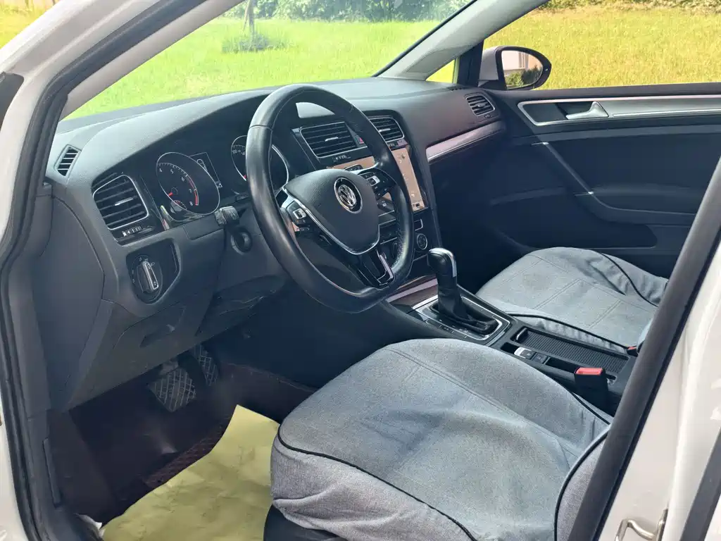 Volkswagen Golf 2020 200TSI DSG Comfort