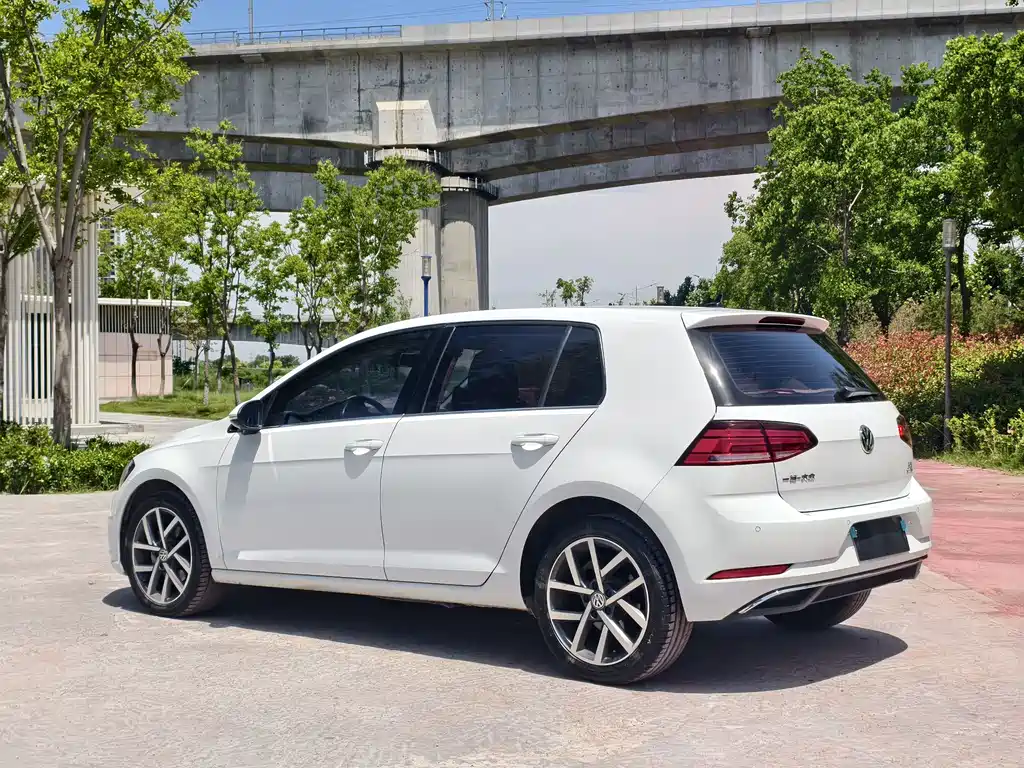 Volkswagen Golf 2020 200TSI DSG Comfort