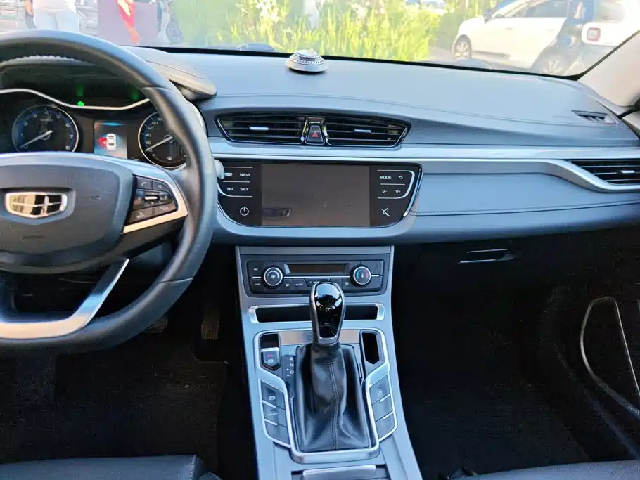 Geely Emgrand — миниатюра 13